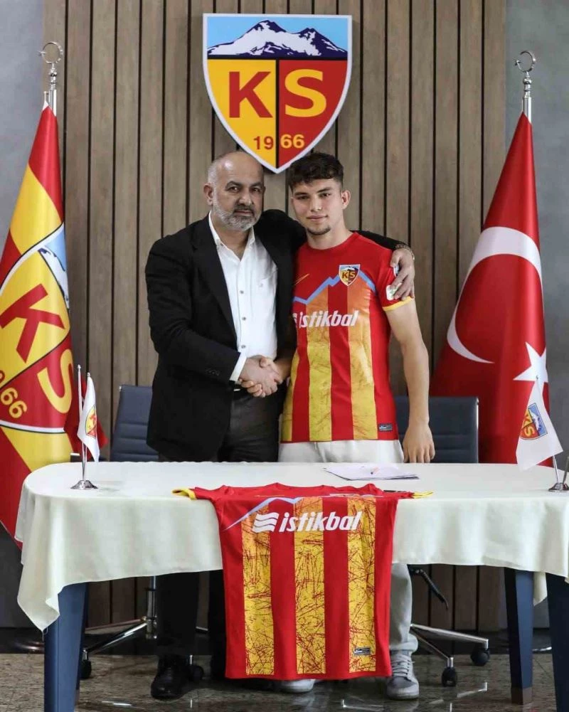 Kayserispor’da 3 yıllık imza
