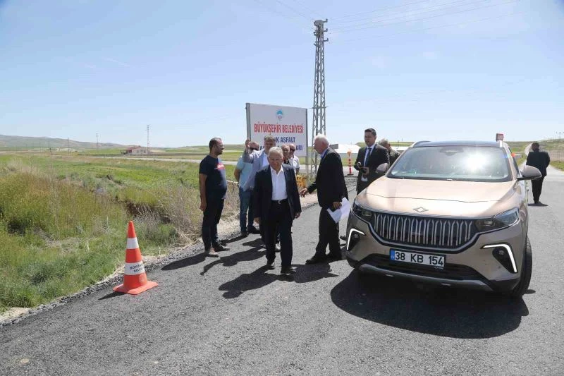 Başkan Büyükkılıç’tan Akmescit’e 7 milyon TL’lik asfalt yatırımı

