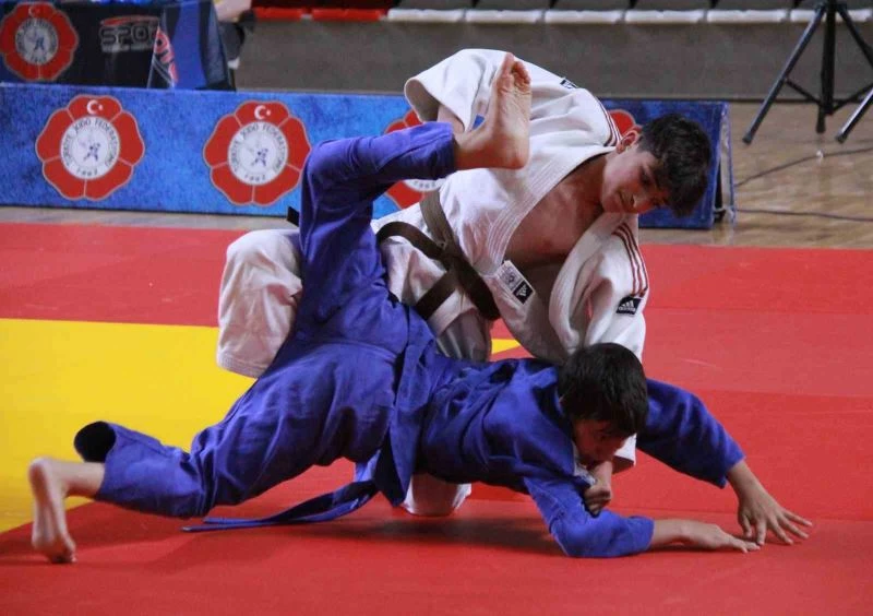 Judo Yıldızlar Türkiye Şampiyonası, Sivas’ta başladı
