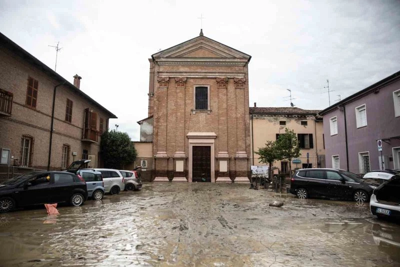 İtalya’daki sel felaketinde can kaybı 11’e yükseldi
