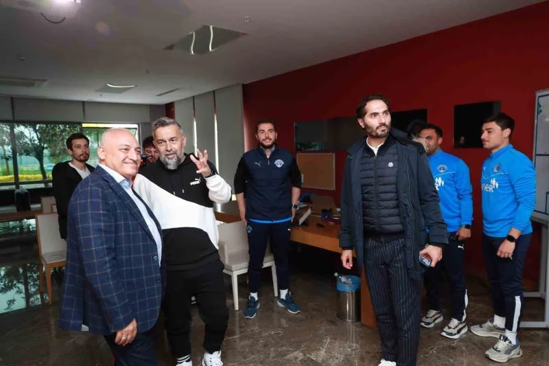 TFF Başkanı Mehmet Büyükekşi, Kasımpaşa Kulübü’nü ziyaret etti
