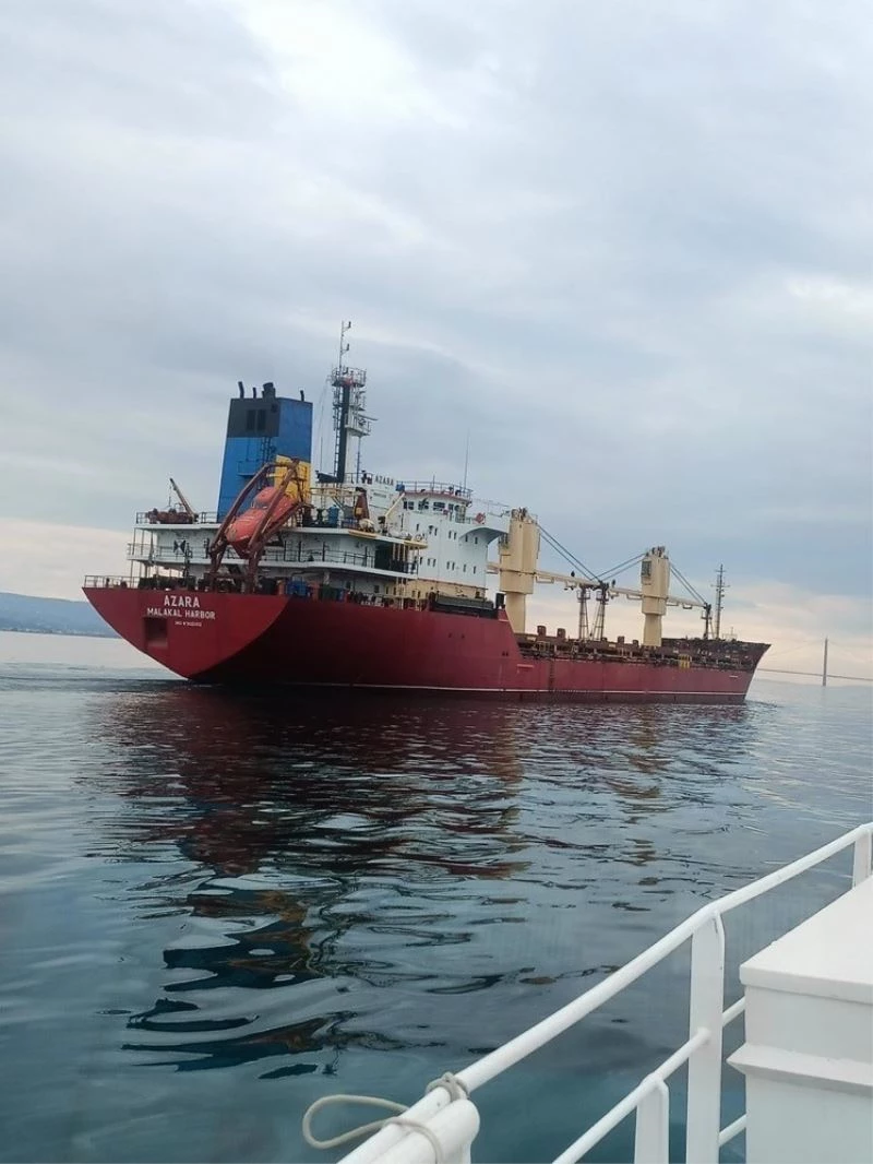 Çanakkale Boğazı’nda gemide rahatsızlanan personel, Kıyı Emniyeti ekiplerince tahliye edildi
