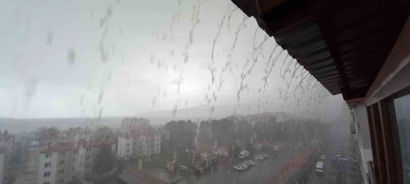 Bitlis’te şiddetli yağmur yağışı
