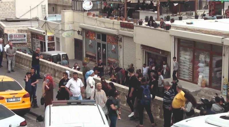 Mardin’de çarşı merkezinde silahlı kavga: 6 yaralı
