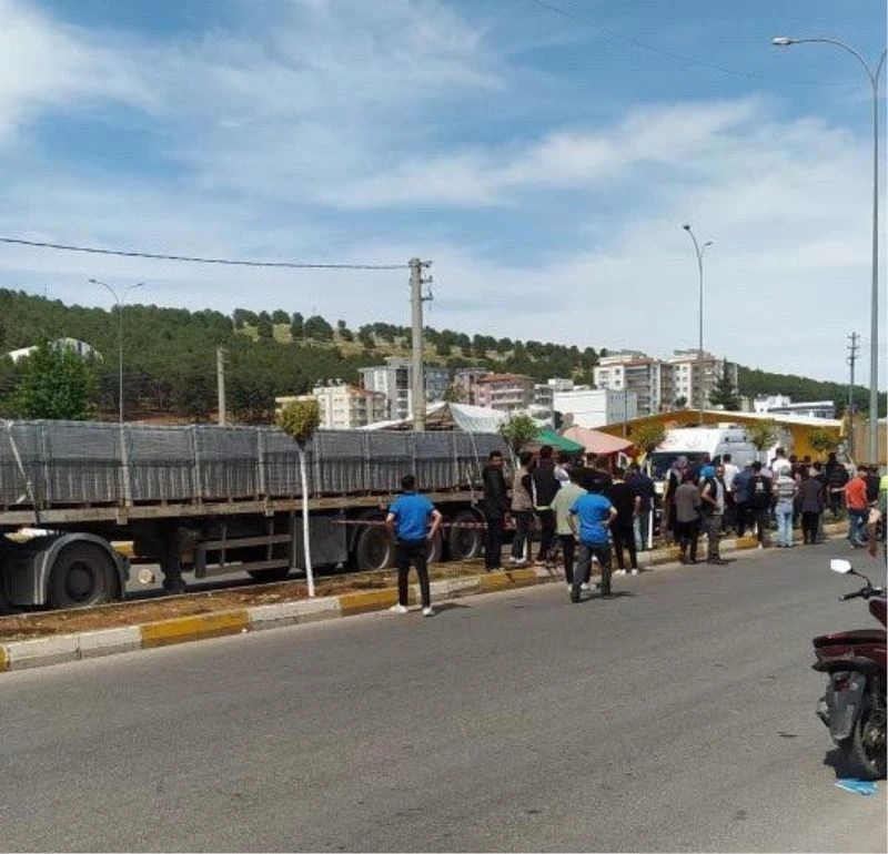 Tırın çarptığı küçük çocuk hayatını kaybetti
