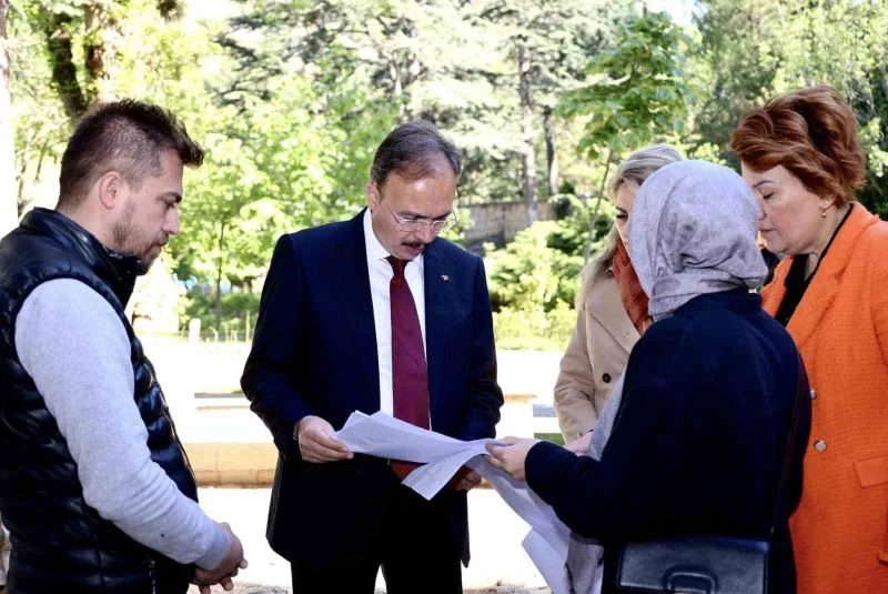 Vali Kızılkaya, Orhan Gazi Cami’nde yürütülen çalışmaları inceledi
