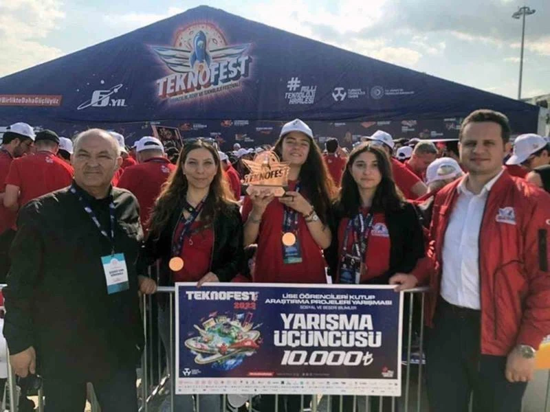 Muğla BİLSEM Türkiye üçüncülüğü ödülünü TEKNOFEST’te aldı
