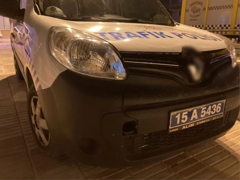 ’Dur’ ihtarına uymayan alkollü sürücü lastiği vurularak durduruldu: 1 polisi yaraladı
