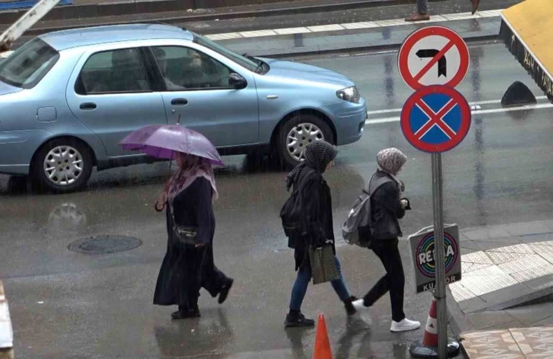 Aksaray’da yağmur etkili oluyor
