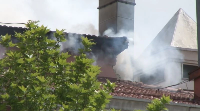 Ankara’da özel bir hastanenin çatısında çıkan yangın kontrol altına alındı
