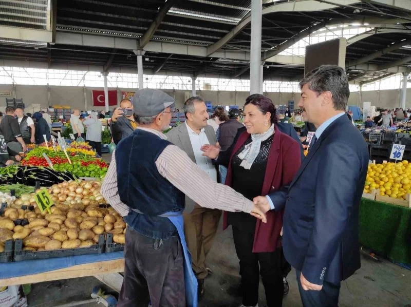 Cumhur İttifakı Kırşehir’de esnaf gezdi
