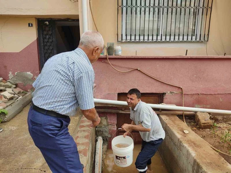 Mersin’de ev ve iş yerleri su basan vatandaşlar: 