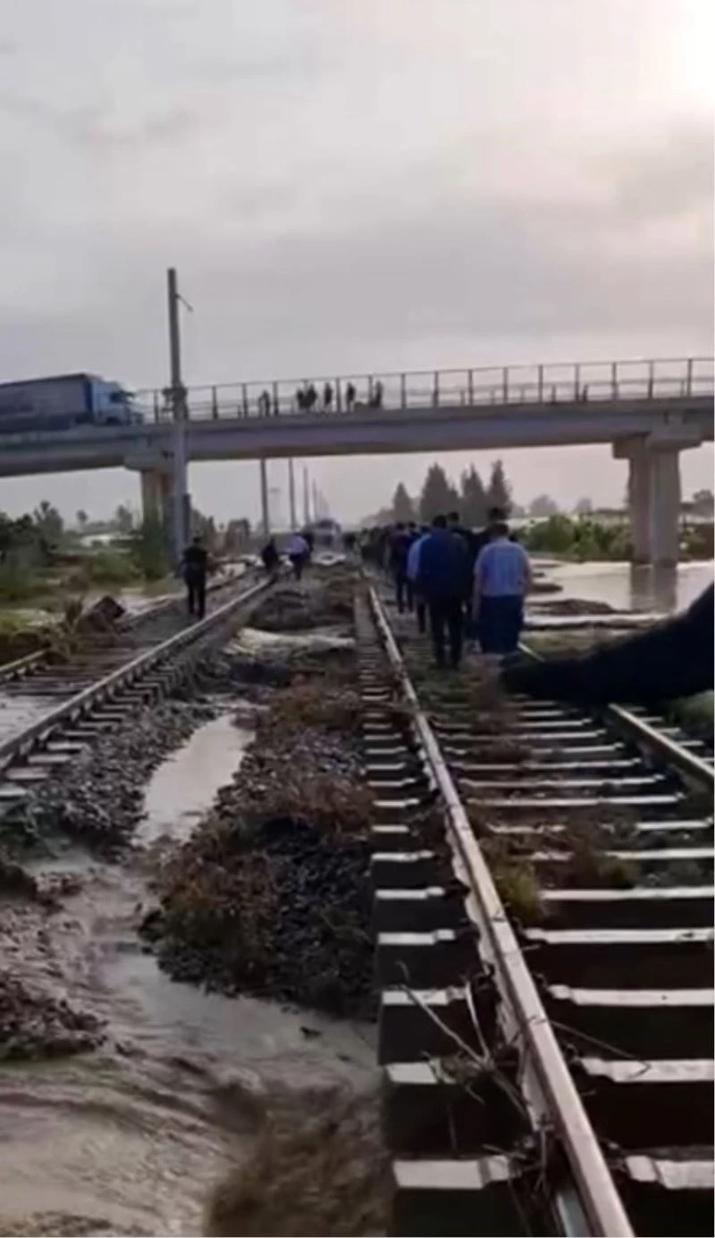 Mersin’de yağışlar tren seferlerini de durdurdu
