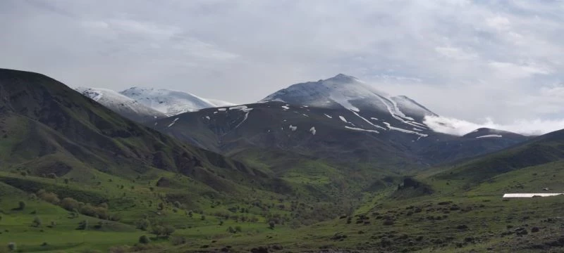 Bağır Paşa Dağı’na kar yağdı
