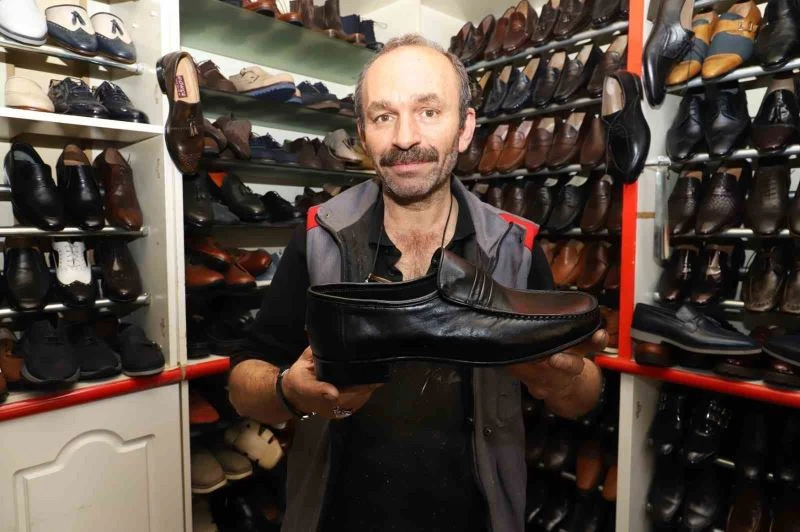Metin Aydos, 49 yıldır el emeği ayakkabı üretiyor
