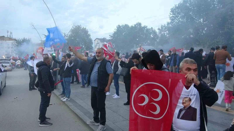 Tokat’ta vatandaşlar seçim sonucunu kutlandı
