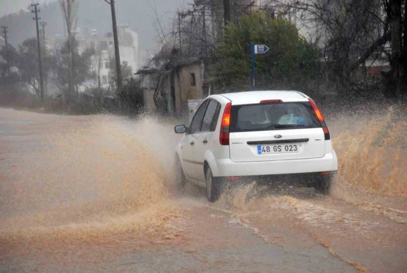 Pazartesi Muğla’nın iç kesimlerine şiddetli yağış uyarısı
