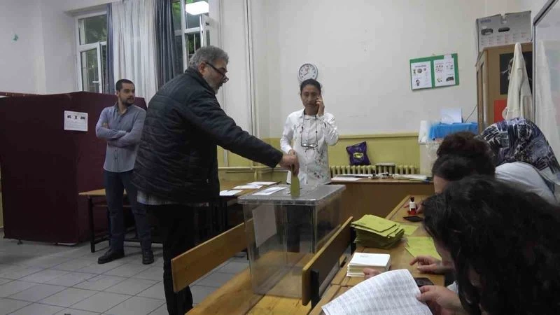 Yalova’da oy kullanma işlemi başladı
