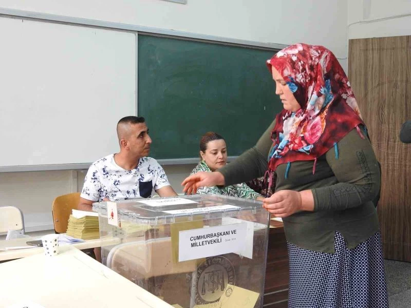 Kilis’te oy verme işlemi başladı
