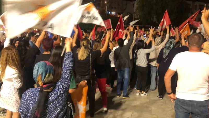 Datça’da Cumhur ittifakı seçim zaferini kutladı
