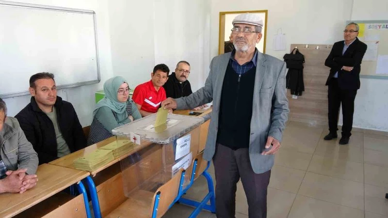 Yozgat’ta cumhurbaşkanı seçimi için oy verme işlemi başladı
