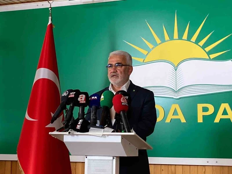 HÜDA PAR Genel Başkanı Yapıcıoğlu: “AK Parti listelerinden 4 aday gösterdik ve hepsi seçildiler”
