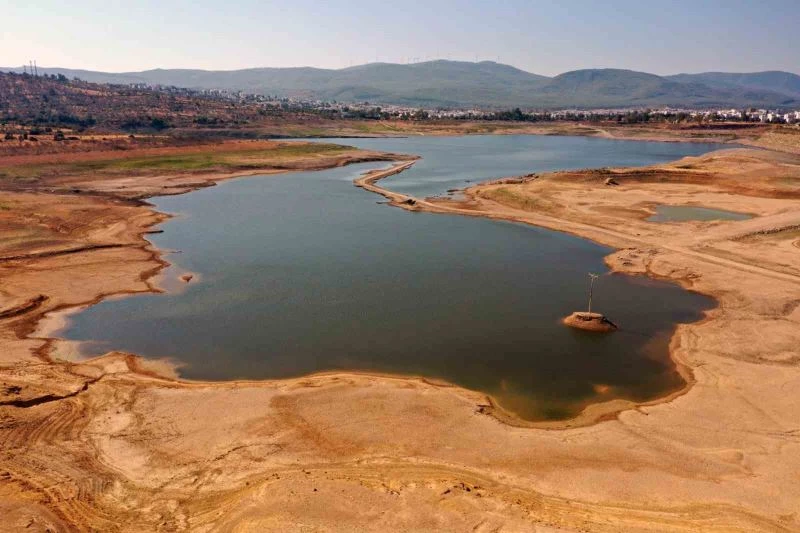 Barajlarda su seviyesi düştü, Büyükşehir su tasarrufu çağrısı yaptı