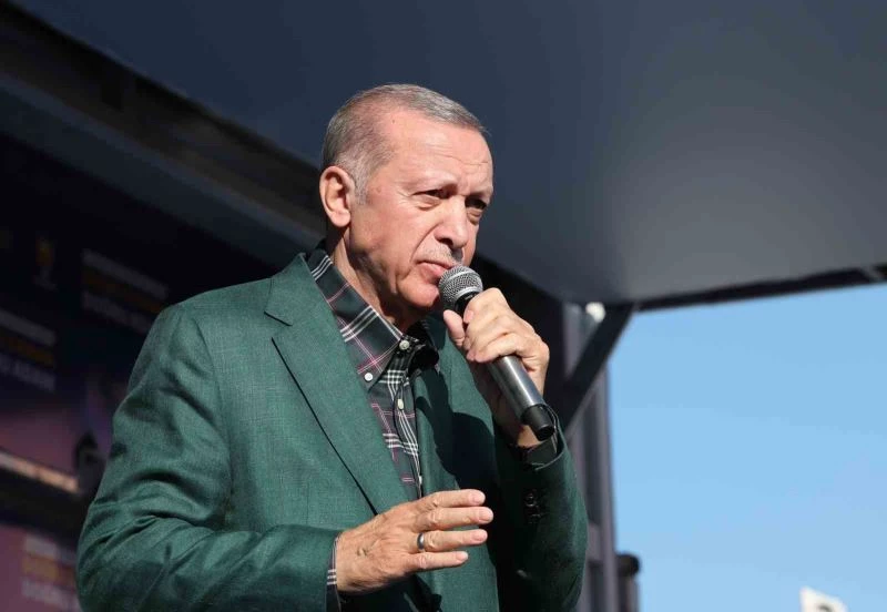 Cumhurbaşkanı Erdoğan: “Koltuk sayısını arttırmak için sağa sola bakan dağıtmaktan, kalp işareti yapmaktan başka hiçbir konuda anlaşamıyorlar”
