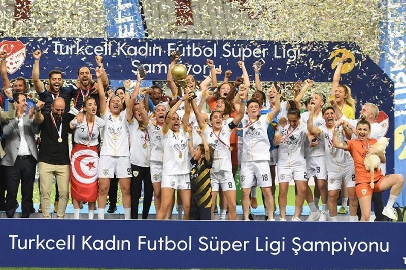 Turkcell Kadın Futbol Süper Ligi’nde çeyrek finale yükselen takımlar belli oldu

