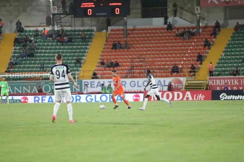 Spor Toto Süper Lig: Corendon Alanyaspor: 0 - Kasımpaşa: 0 (İlk yarı)
