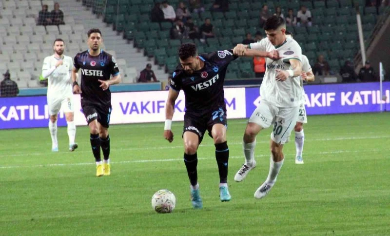 Spor Toto Süper Lig: Giresunspor: 0 - Trabzonspor: 2 (İlk yarı)
