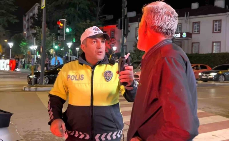 Polis traktör sürücüsüne 19 bin 835 lira ceza kesti
