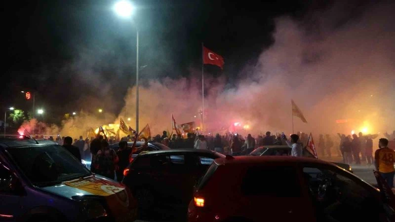 Menteşe’de Galatasaraylılardan şampiyonluk sevinci

