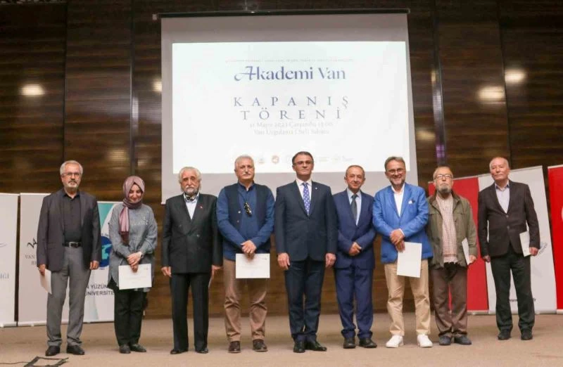 ‘Akademi Van’ projesiyle 8 ayda 400 öğrenciye eğitim verildi
