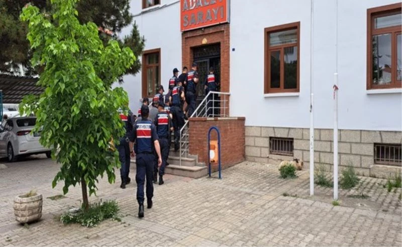 Eskişehir’de çaldıkları malzemeleri Antalya’da satan 9 şüpheliden 3’ü tutuklandı
