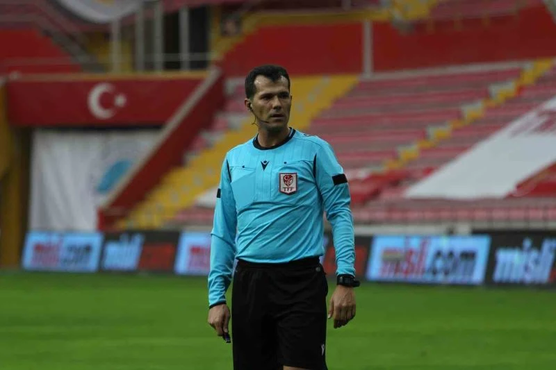 Ümraniyespor - Sivasspor maçını Burak Şeker yönetecek
