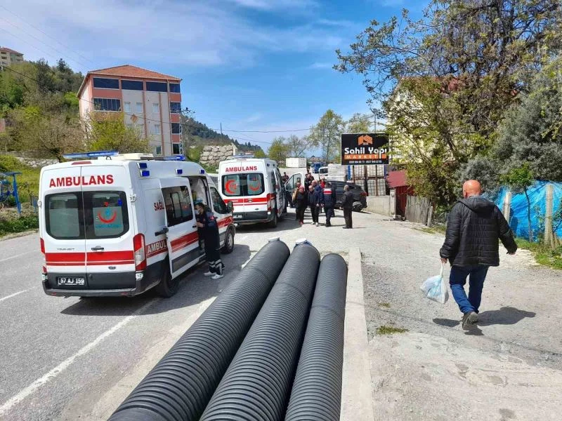 Türkeli’de 2 otomobil çarpıştı: 3 yaralı
