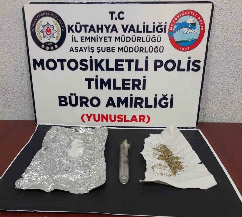 Kütahya’da Yunus Timleri bir kişinin üzerinde uyuşturucu ele geçirdi
