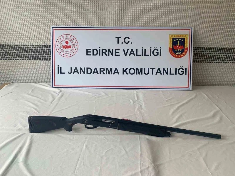 Edirne jandarması kaçakçılığa geçit vermiyor
