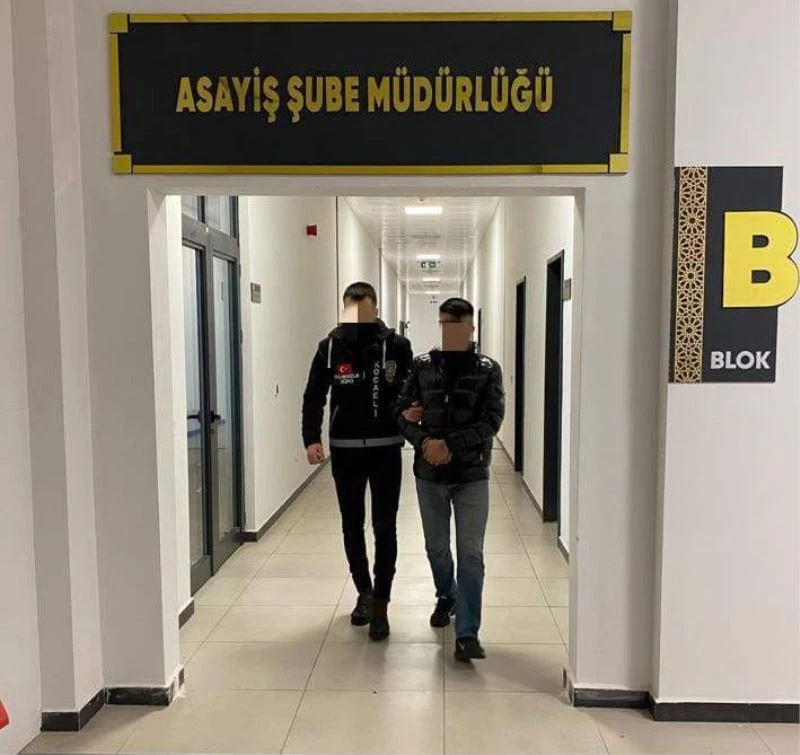 Otomobil ve 2 motosiklet çalan şüpheliler yakalandı
