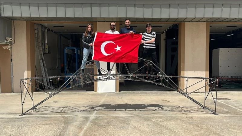 ETÜ’lü Öğrenciler TRT Erzurum Radyosuna konuk oldu
