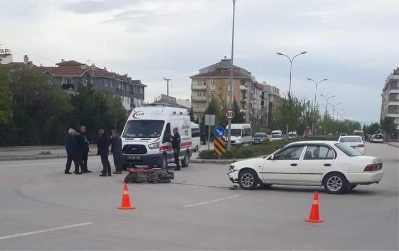 Eskişehir’de motosikletli kurye ile otomobil çarpıştı, 1 yaralı
