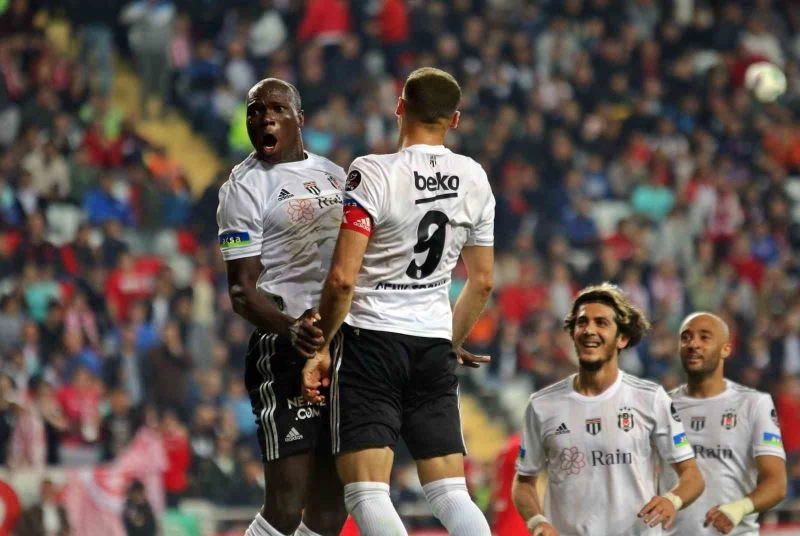 Spor Toto Süper Lig: FTA Antalyaspor: 1 - Beşiktaş: 3 (Maç sonucu)
