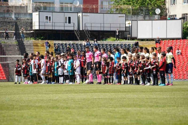 Fenerbahçe Kadın Futbol Takımı yarı finale yükseldi
