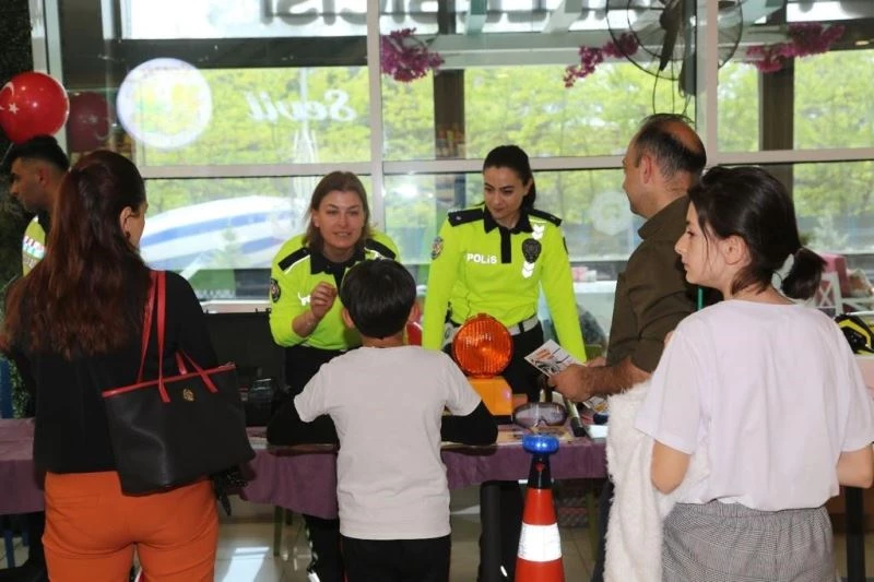 Siirt’te trafik ekipleri, meta trafik projesini tanıttı
