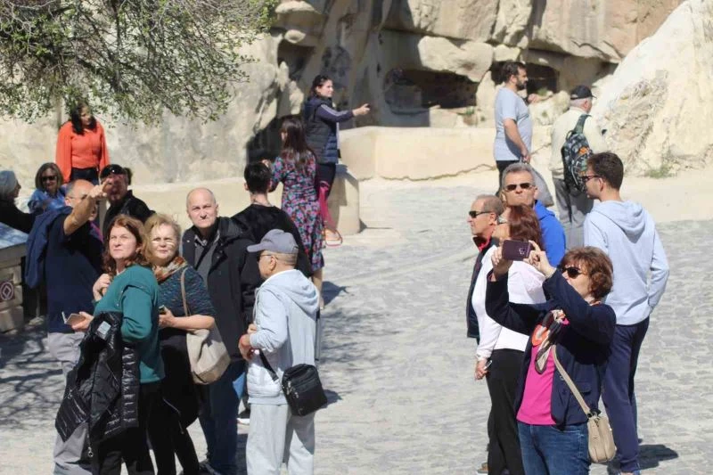 Kapadokya bölgesini Nisan ayında 420 bin kişi ziyaret etti
