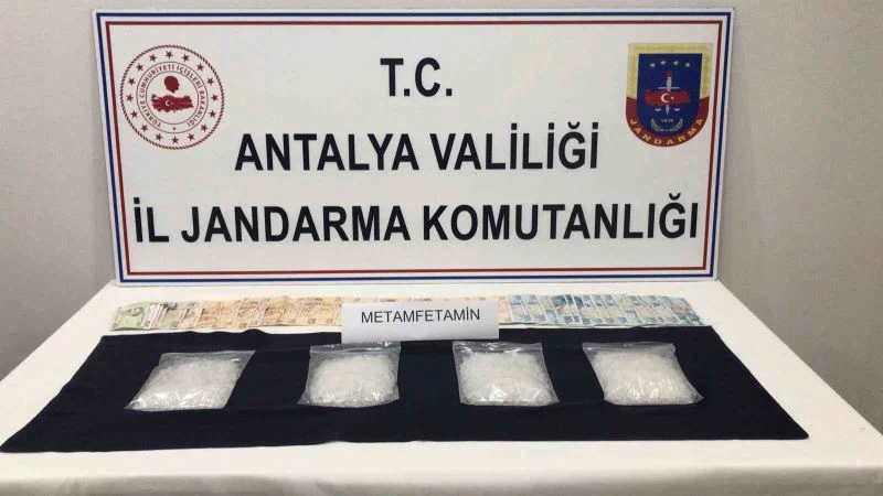 Antalya’da 1 kilogram metamfetamin yakalandı: 2 gözaltı
