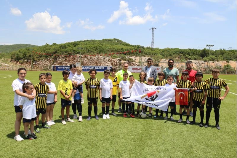 Türk ve Yunan çocuklar, Antalya