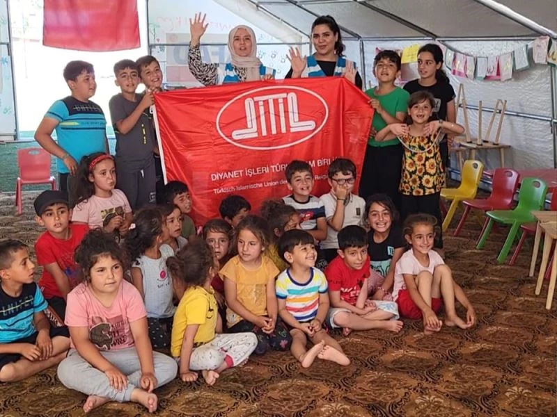 Diyanet İşleri Türk İslam Birliği gönüllüleri Hatay