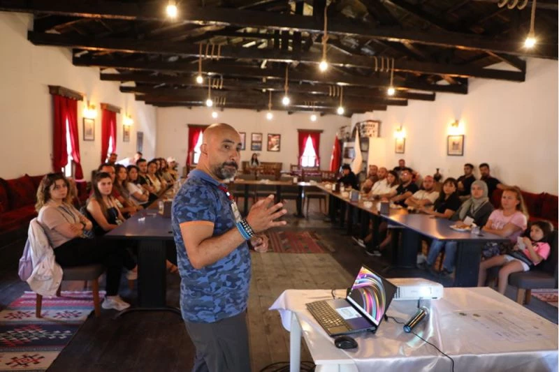 Orman okulu projesinde eğitim verildi 